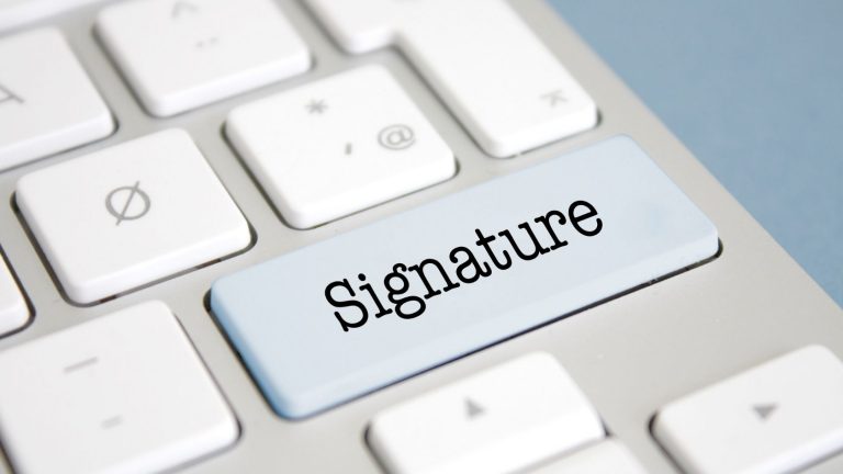 Online contract signing is a common way to complete the agreement drafting process. Learn how a contract is usually signed in this article.