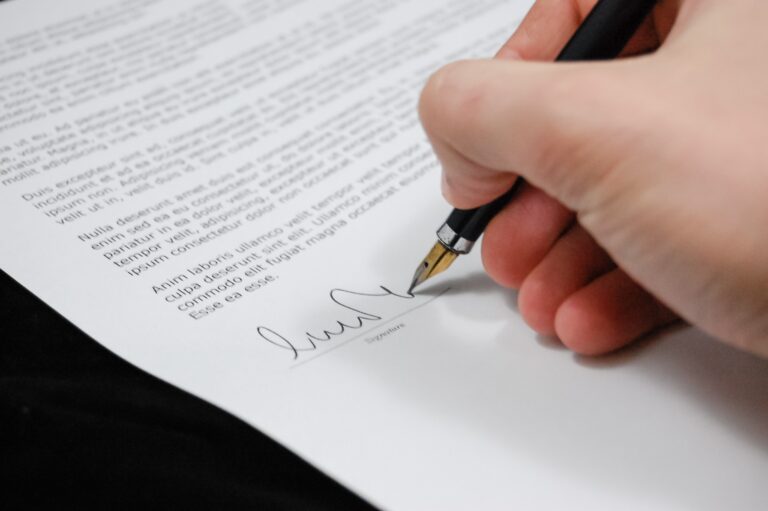 Contract Clause Definition and Examples